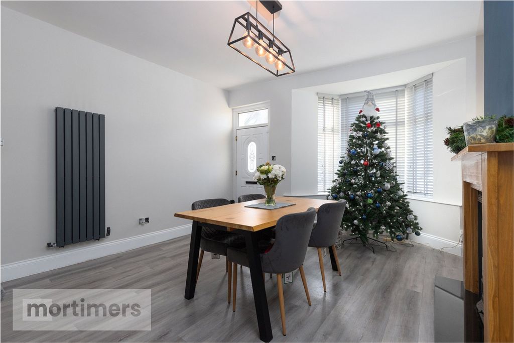 Property photo 3 of 20 Dining Room