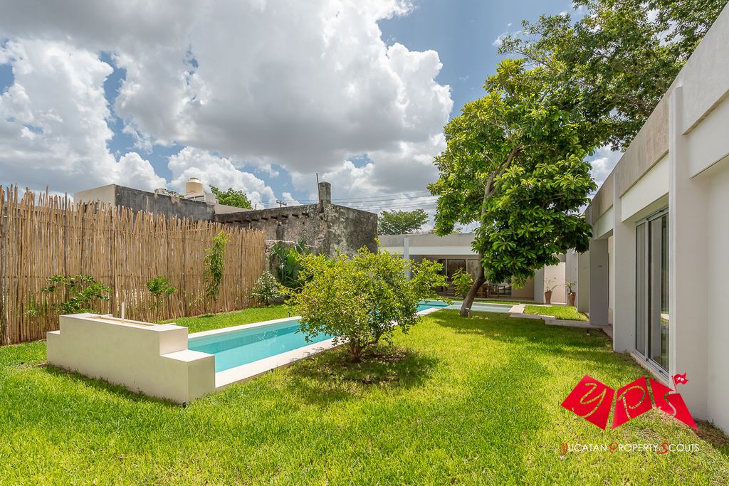 Property photo 2 of 32