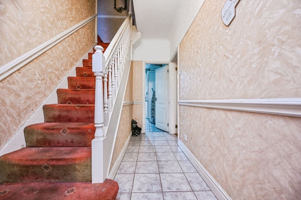 Property photo 2 of 15 Pbox-Img.Jpg