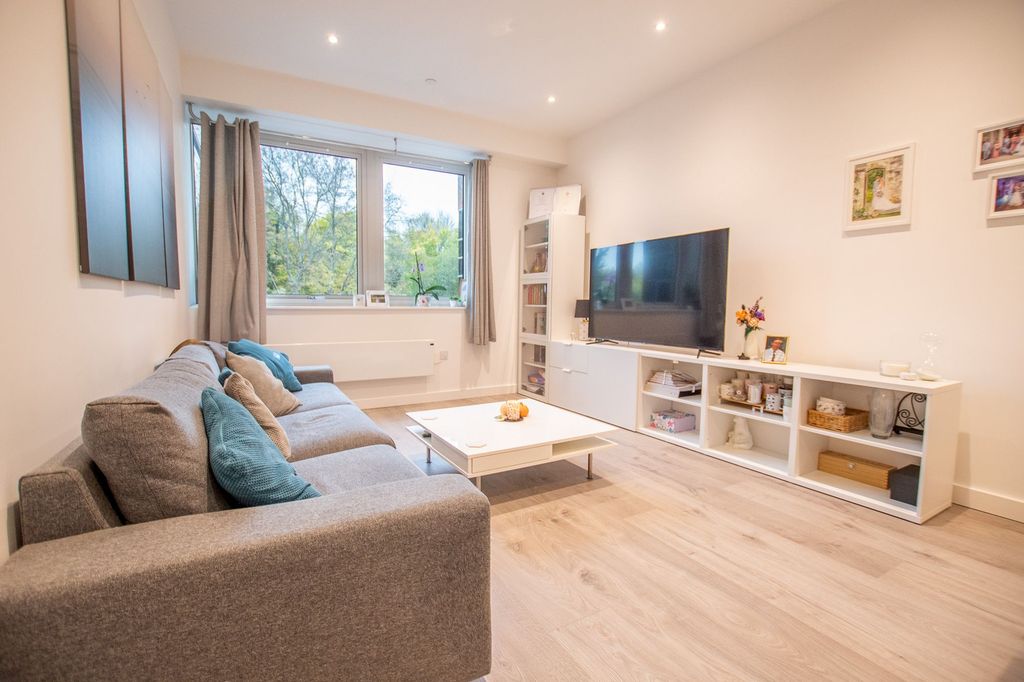 Property photo 3 of 9 Lounge