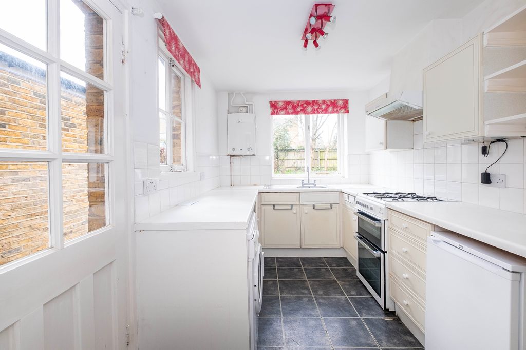 Property photo 3 of 12