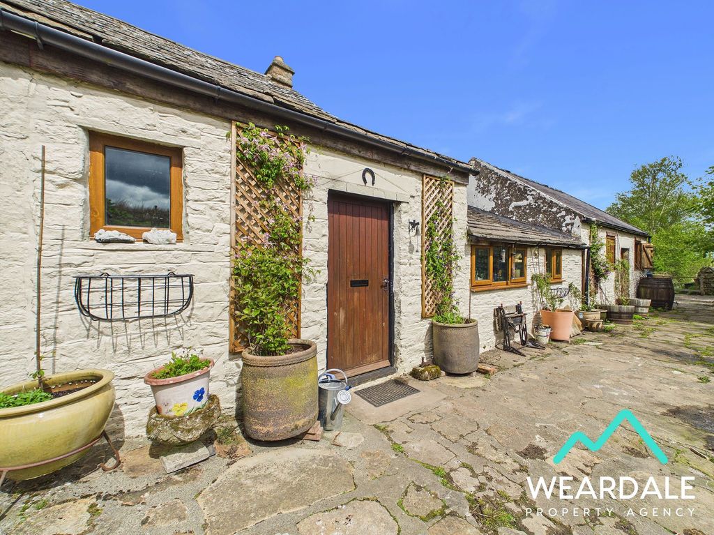 Property photo 2 of 34