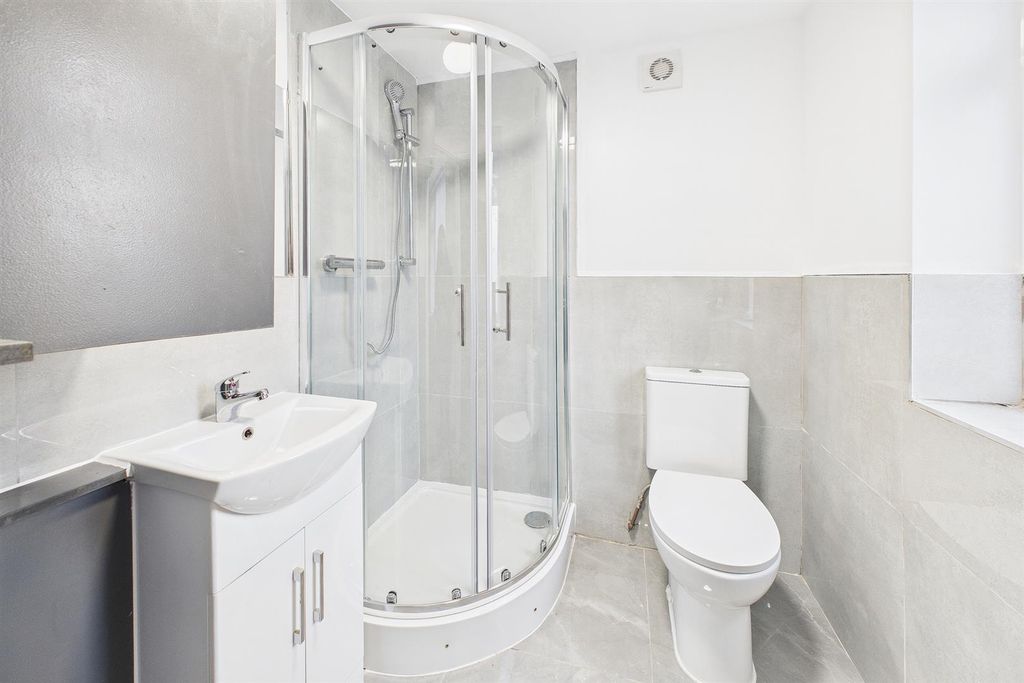 Property photo 3 of 4 Cam03736G0-Pr0214-Still008.Jpg