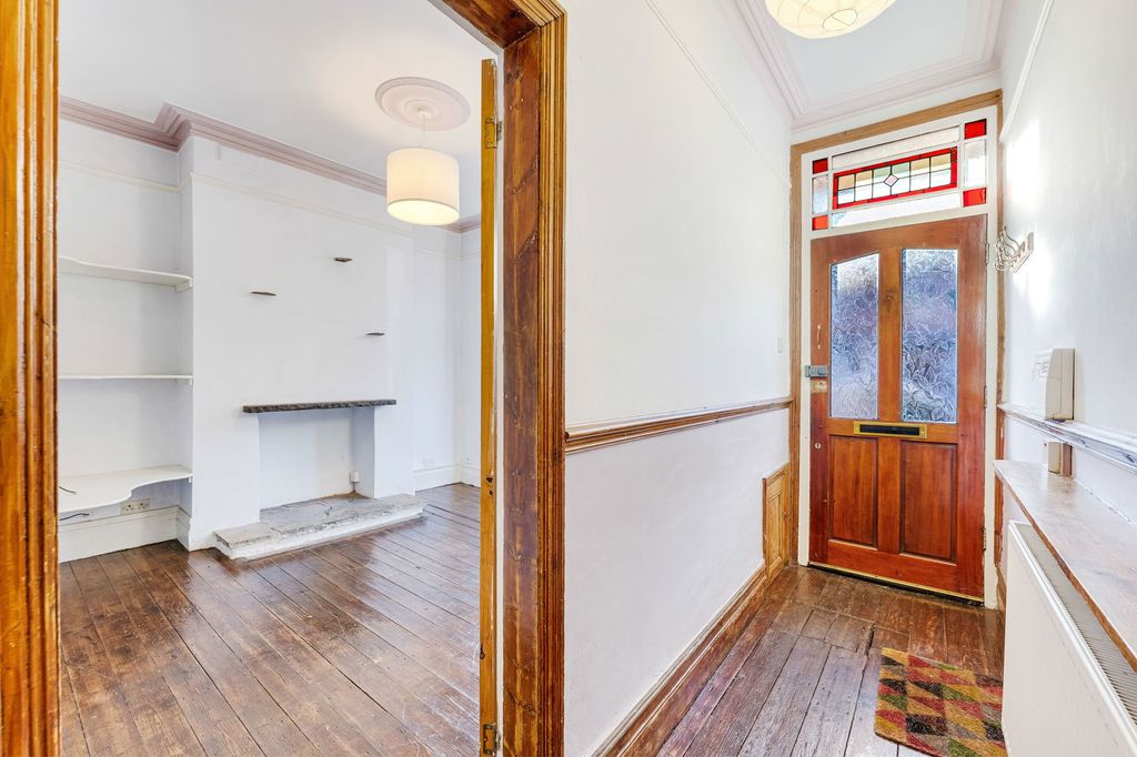 Property photo 2 of 25