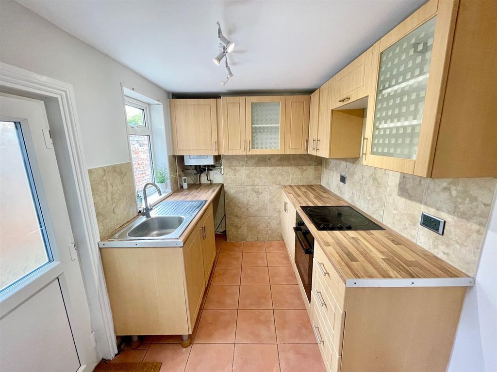 Property photo 3 of 12