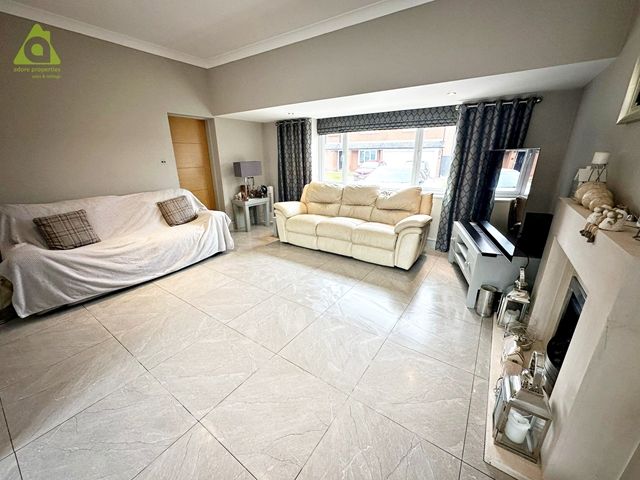 Property photo 3 of 21