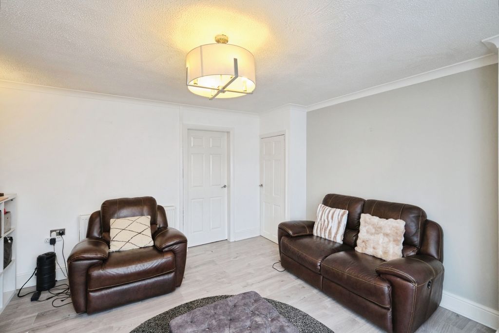 Property photo 3 of 25 Pbox-Img.Jpg