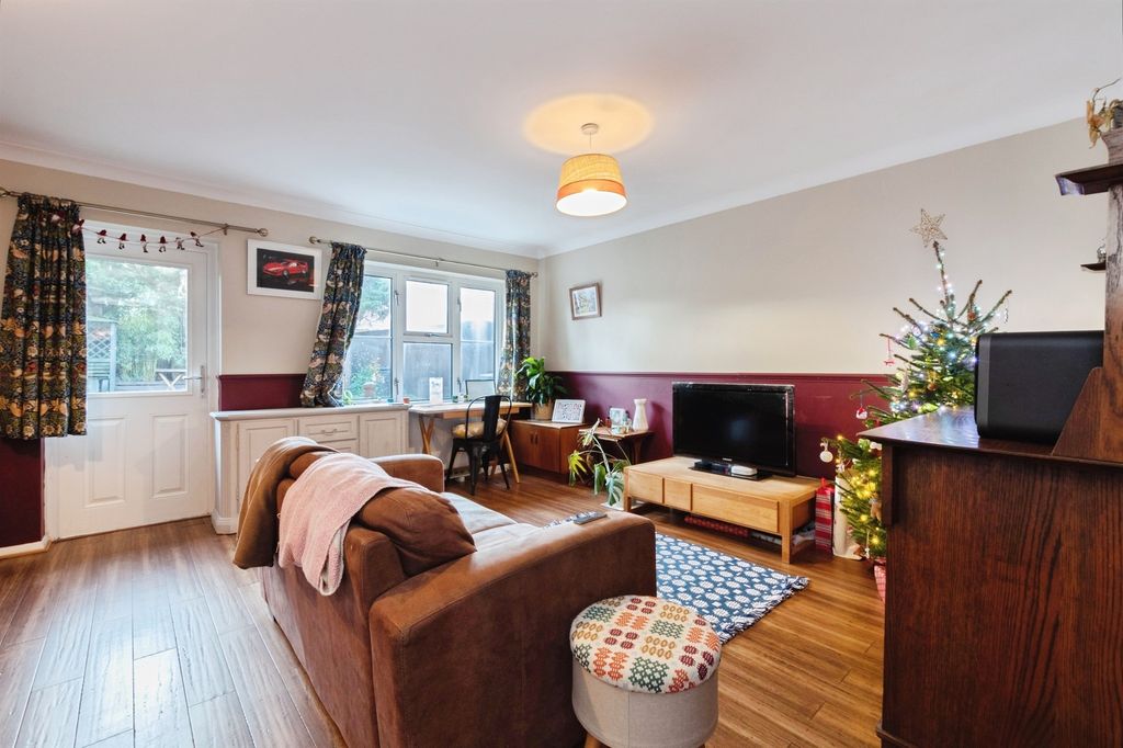 Property photo 2 of 18