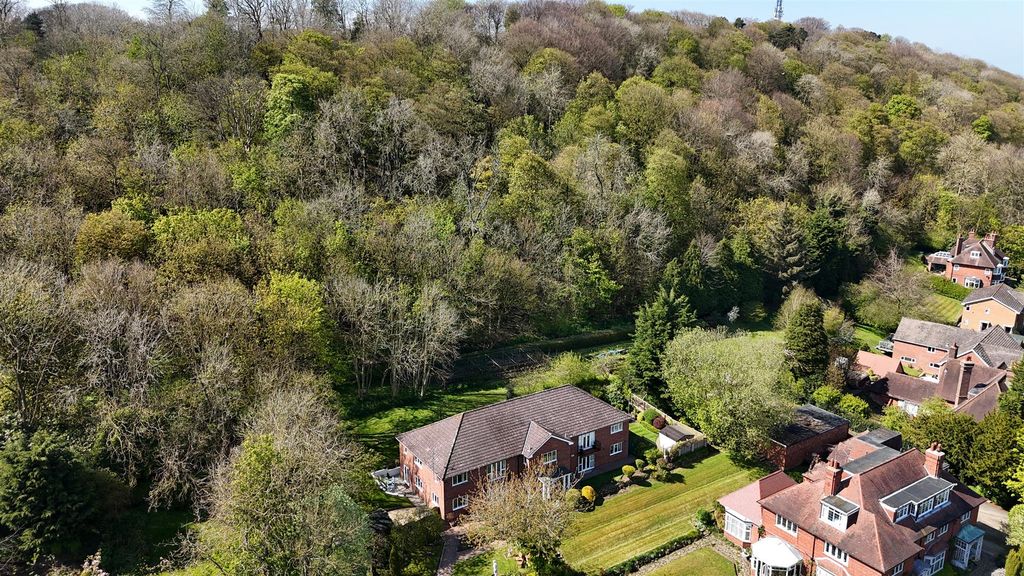 Property photo 2 of 25