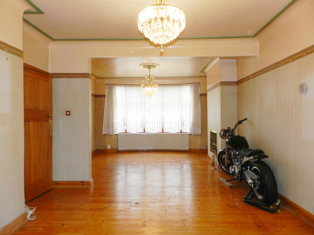 Property photo 2 of 11