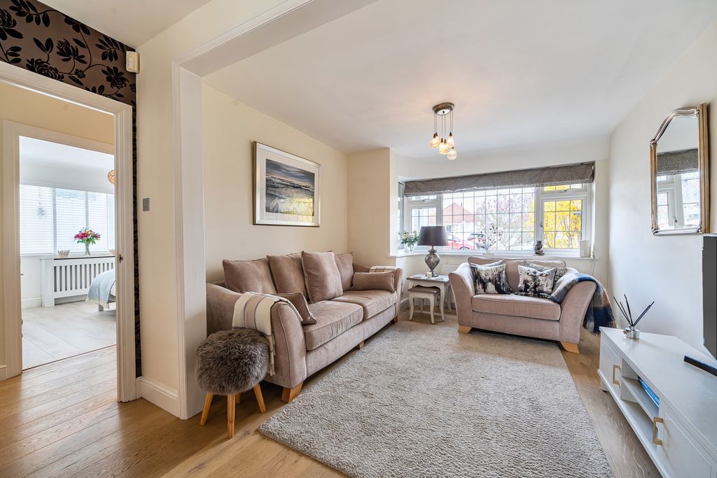 Property photo 2 of 20 1438063-9-69ce651...