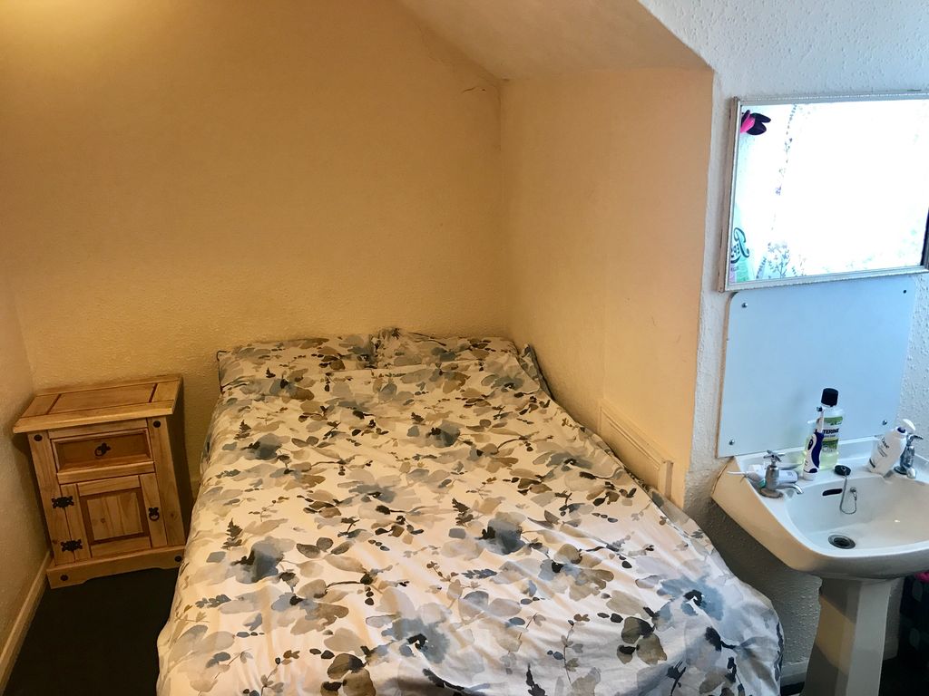 Property photo 2 of 3