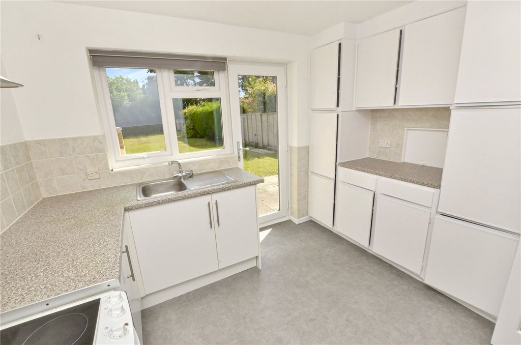 Property photo 3 of 12 Kitchen