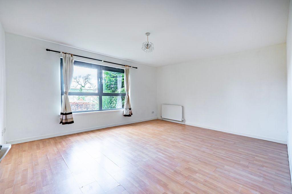 Property photo 2 of 26