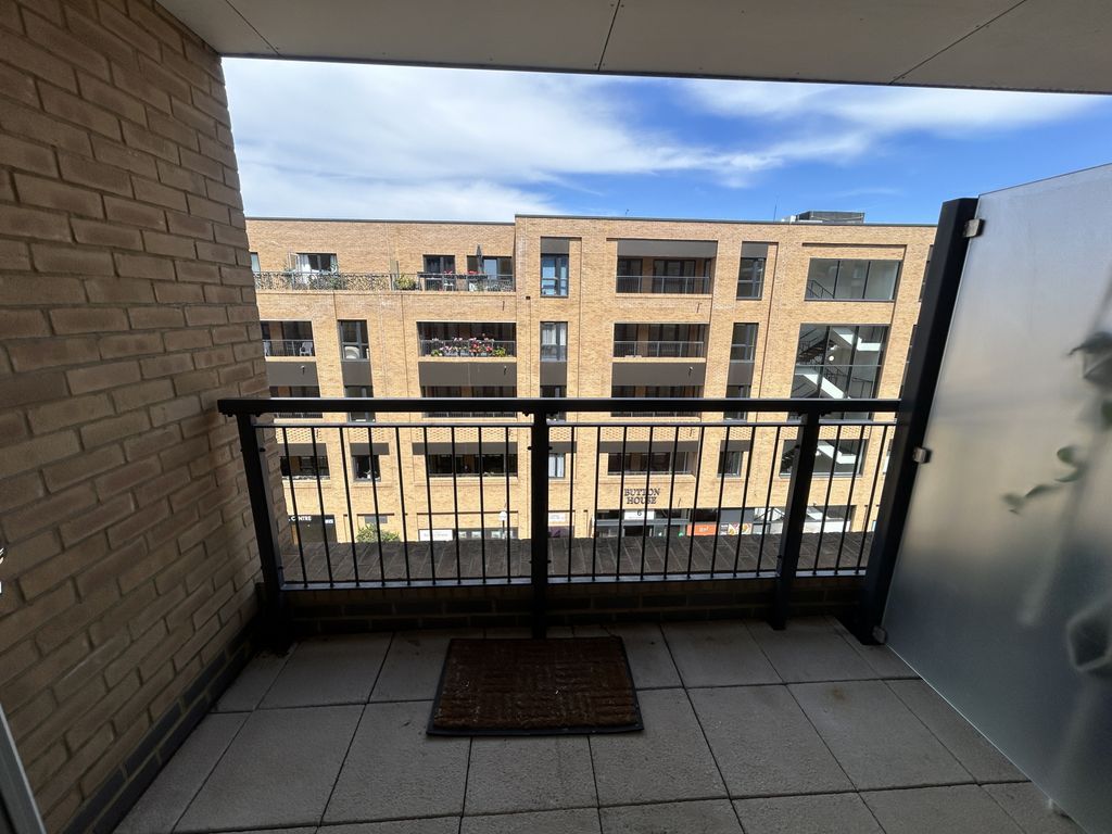 Property photo 2 of 8 Balcony