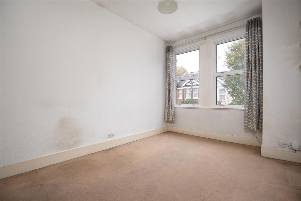 Property photo 3 of 10 Living Room