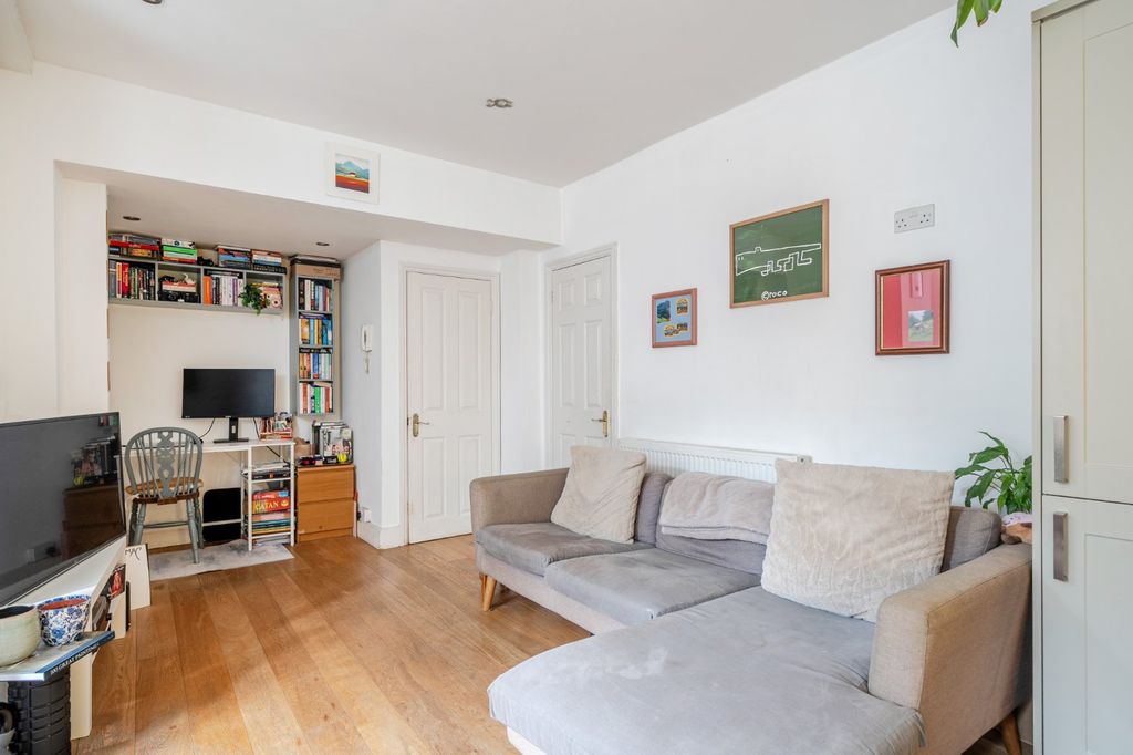 Property photo 2 of 17 Picture No. 04