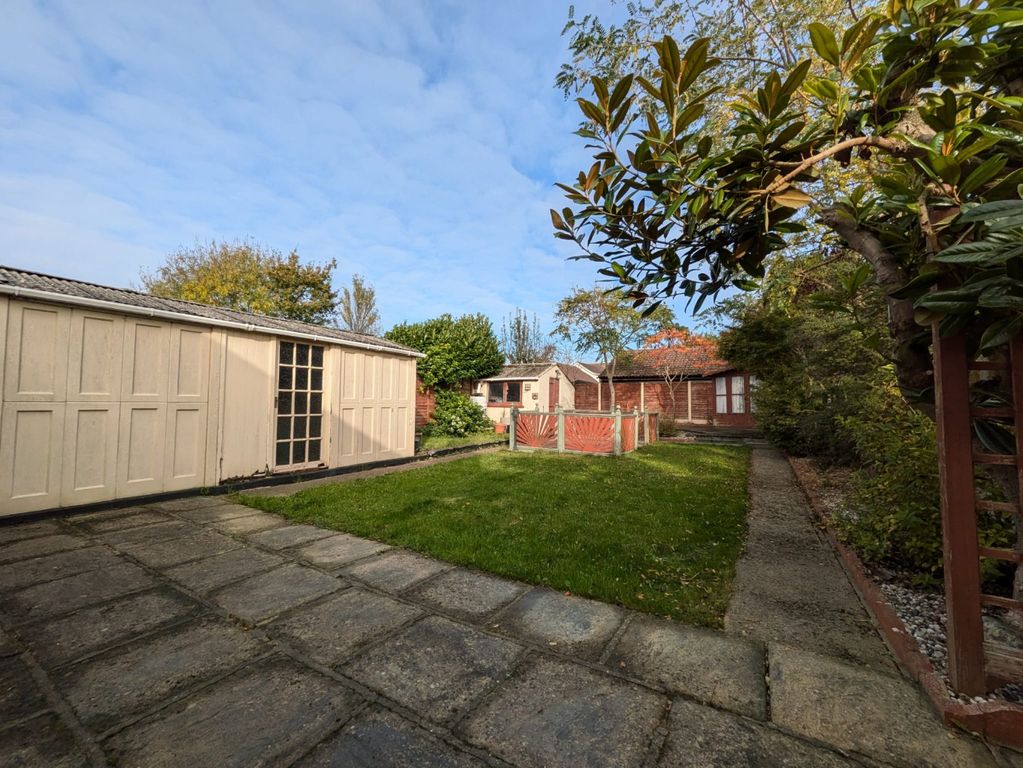 Property photo 2 of 13 3687883