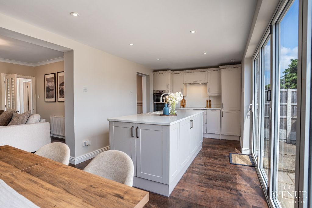 Property photo 3 of 16 5219154