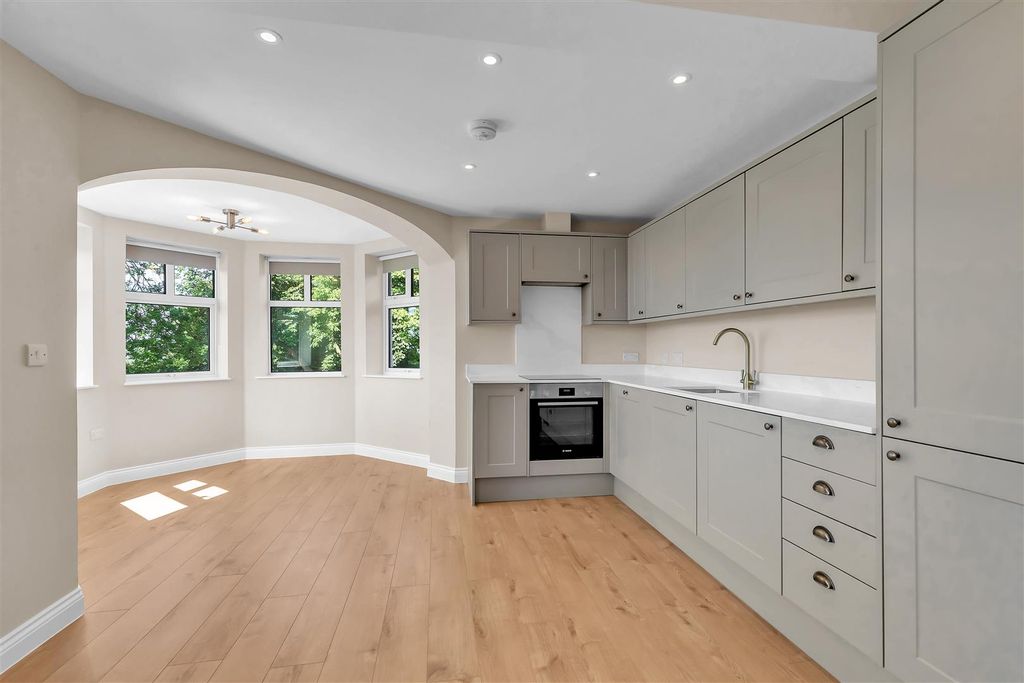 Property photo 2 of 19 Kitchen .Jpg