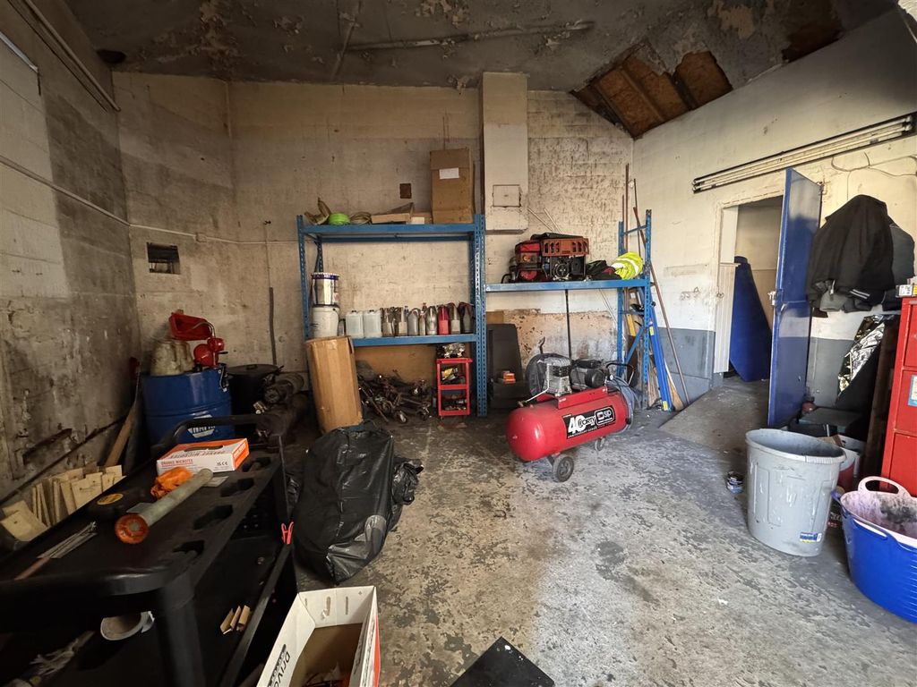 Property photo 3 of 4