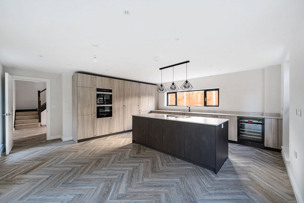 Property photo 3 of 20 Picture No. 18