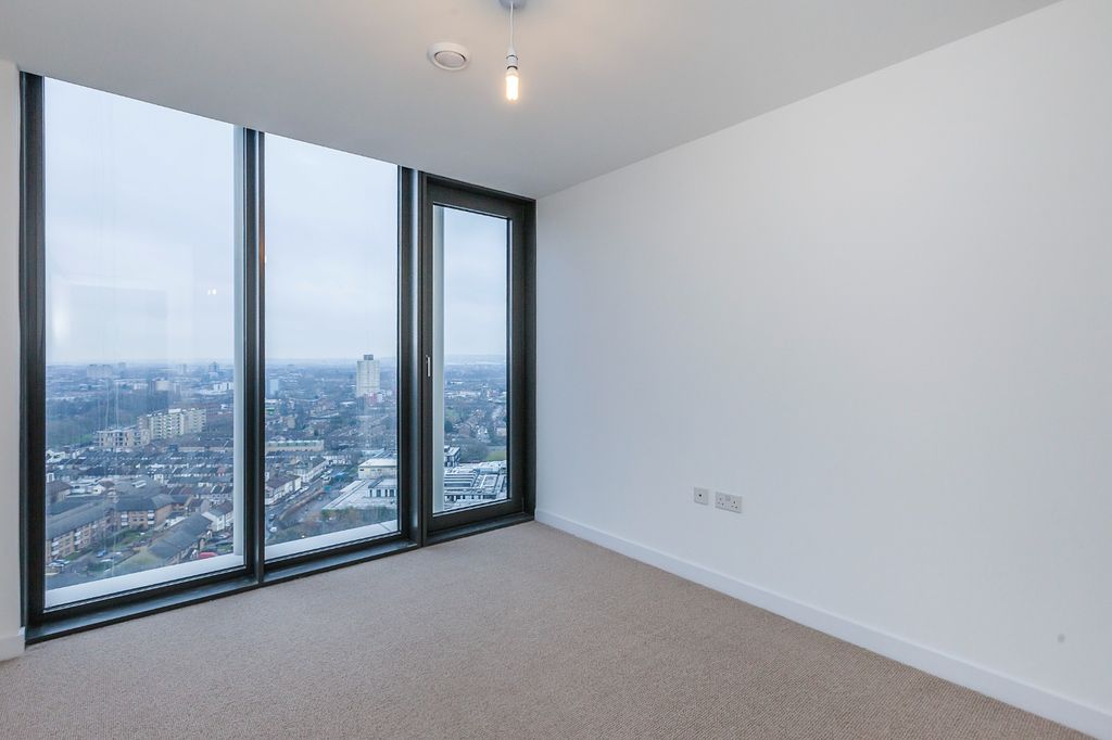 Property photo 3 of 25