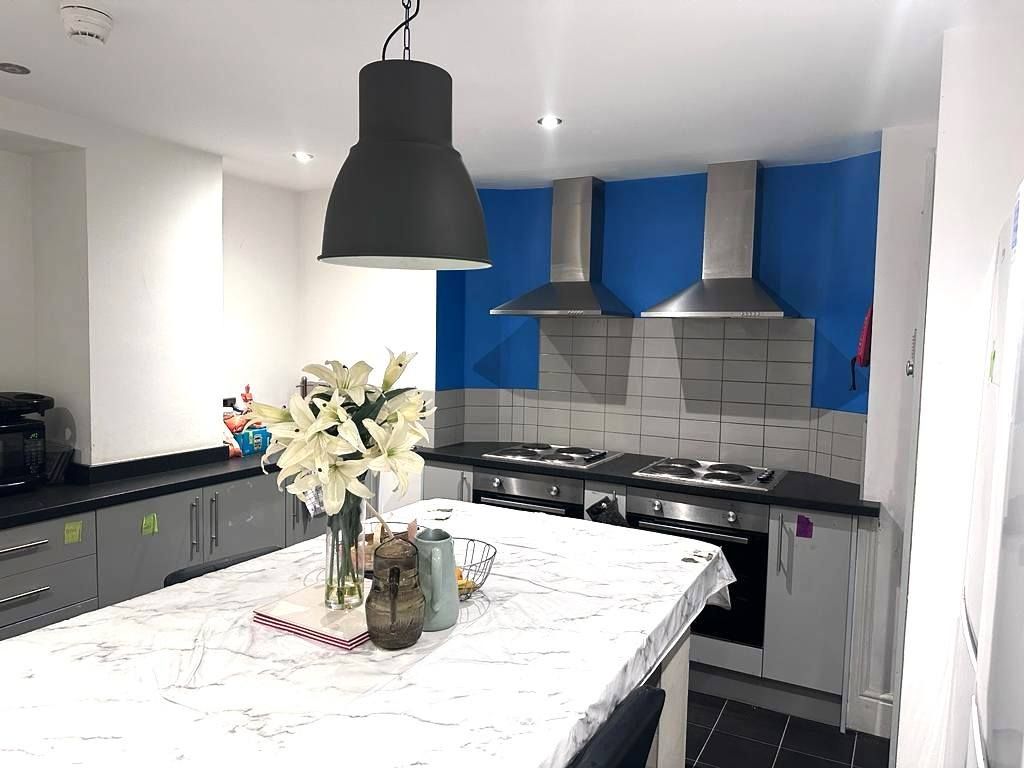 Property photo 3 of 7 Communal Kitchen