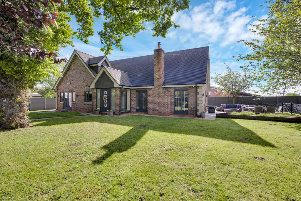Property photo 1 of 37