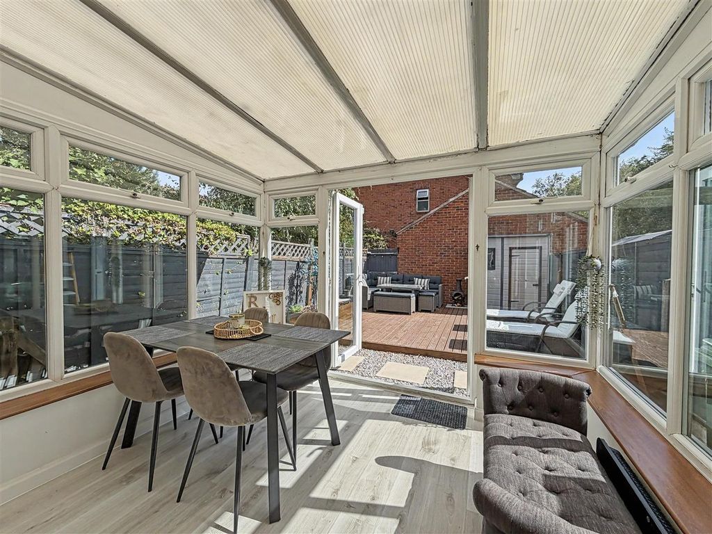 Property photo 3 of 12 Tempimagegbefbz.Png