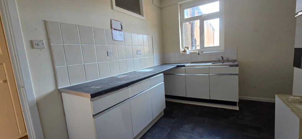 Property photo 3 of 11 Img-20250116-Wa0364.Jpg