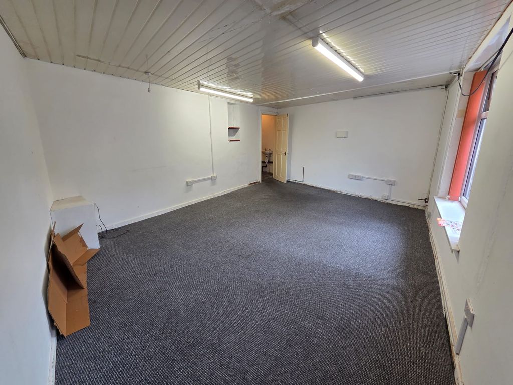 Property photo 3 of 7 Gallery