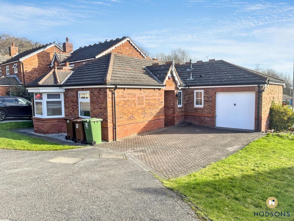 Property photo 1 of 14 Front (Exterior)