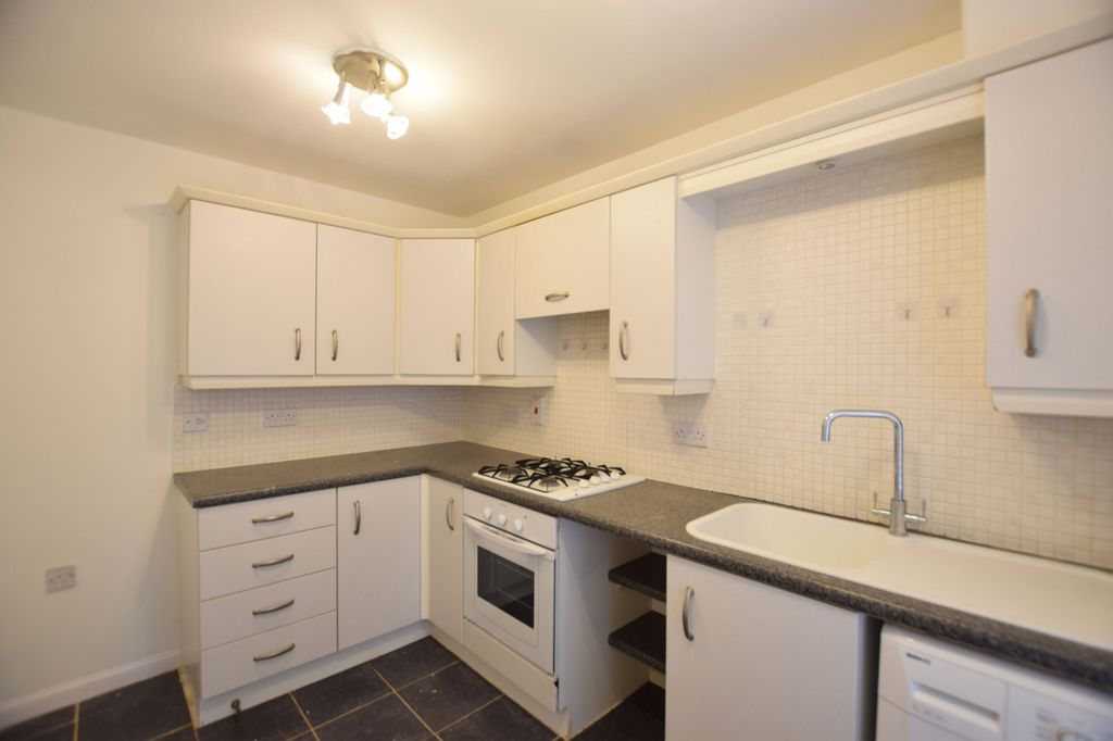 Property photo 2 of 10 Kitchen