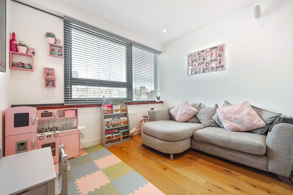 Property photo 2 of 11 Picture No. 15