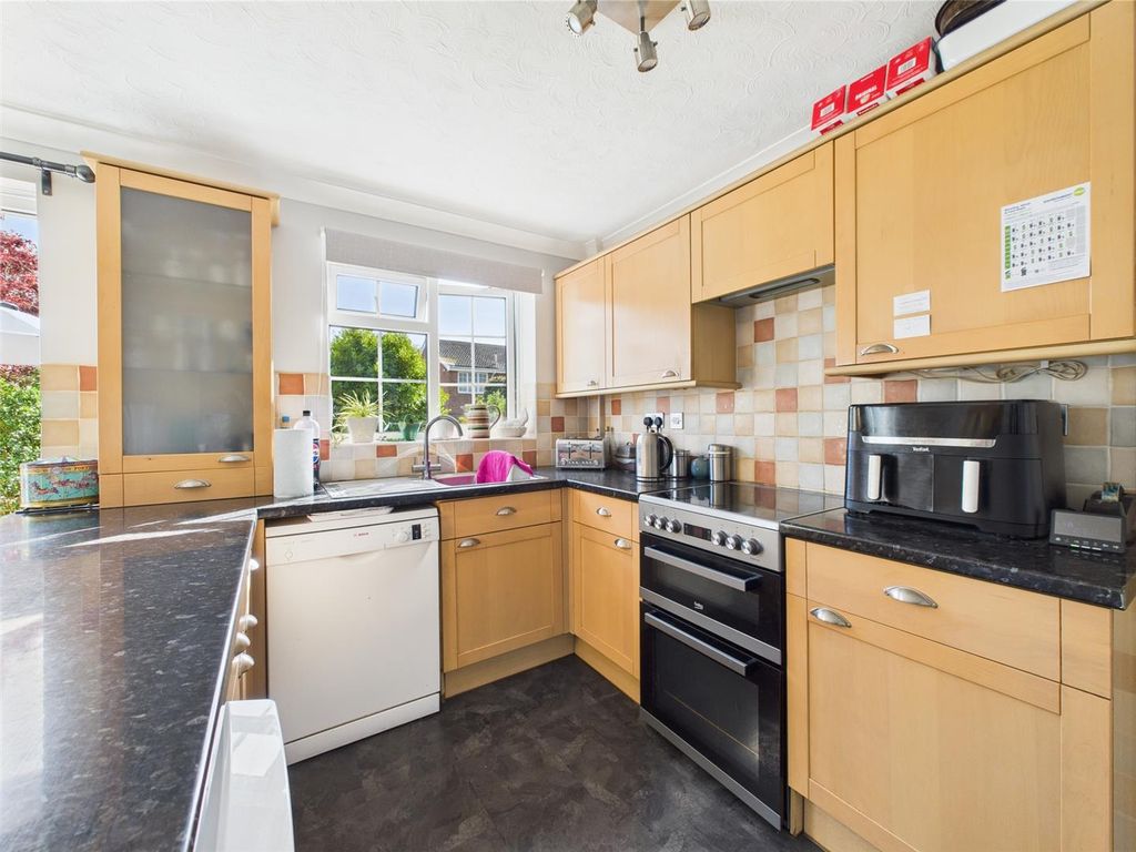 Additional image 16 of 4 bed detached house for saleChatsworth Avenue, Telscombe Cliffs, Peacehaven BN10