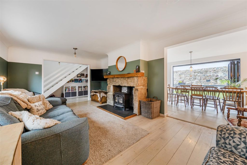 Property photo 2 of 29