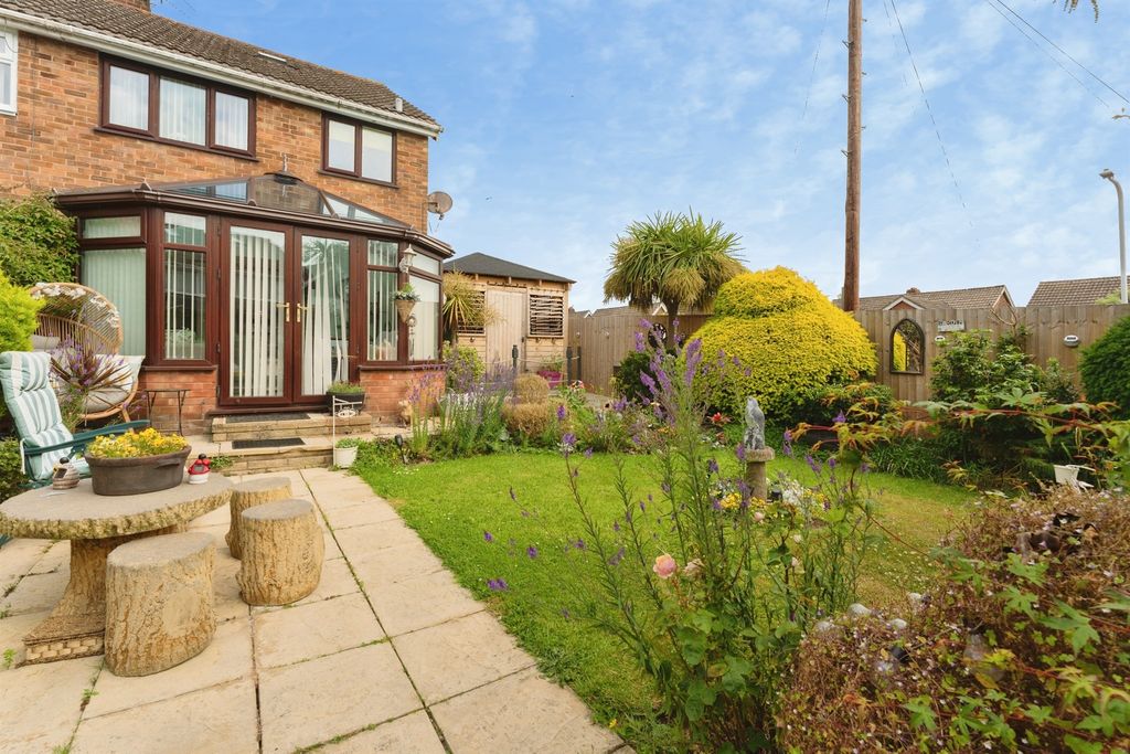 Property photo 2 of 19