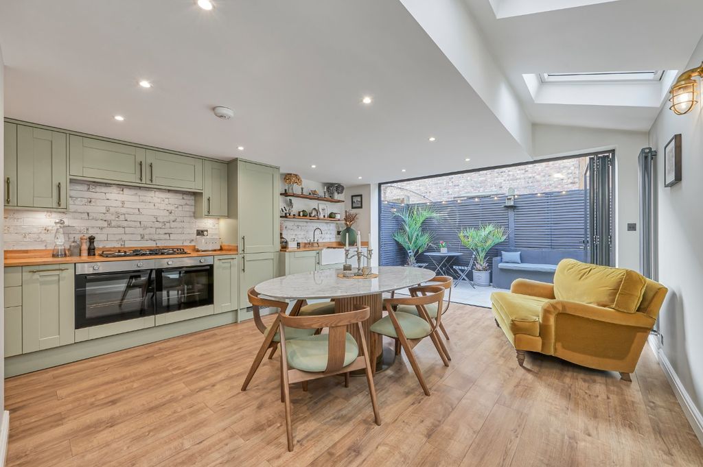 Property photo 1 of 18 Picture No. 20