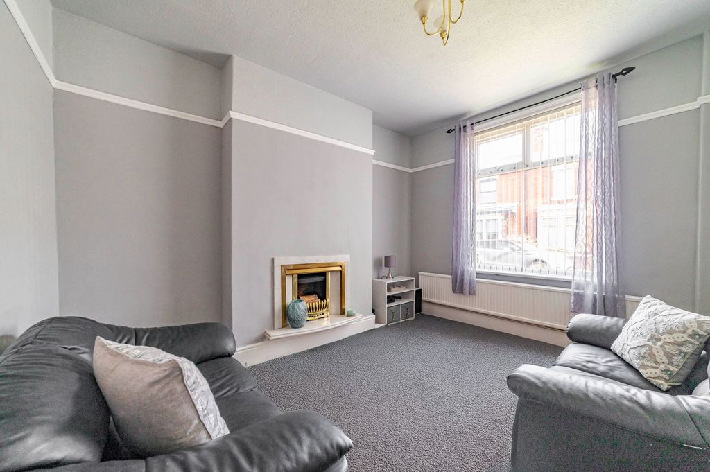 Property photo 2 of 20