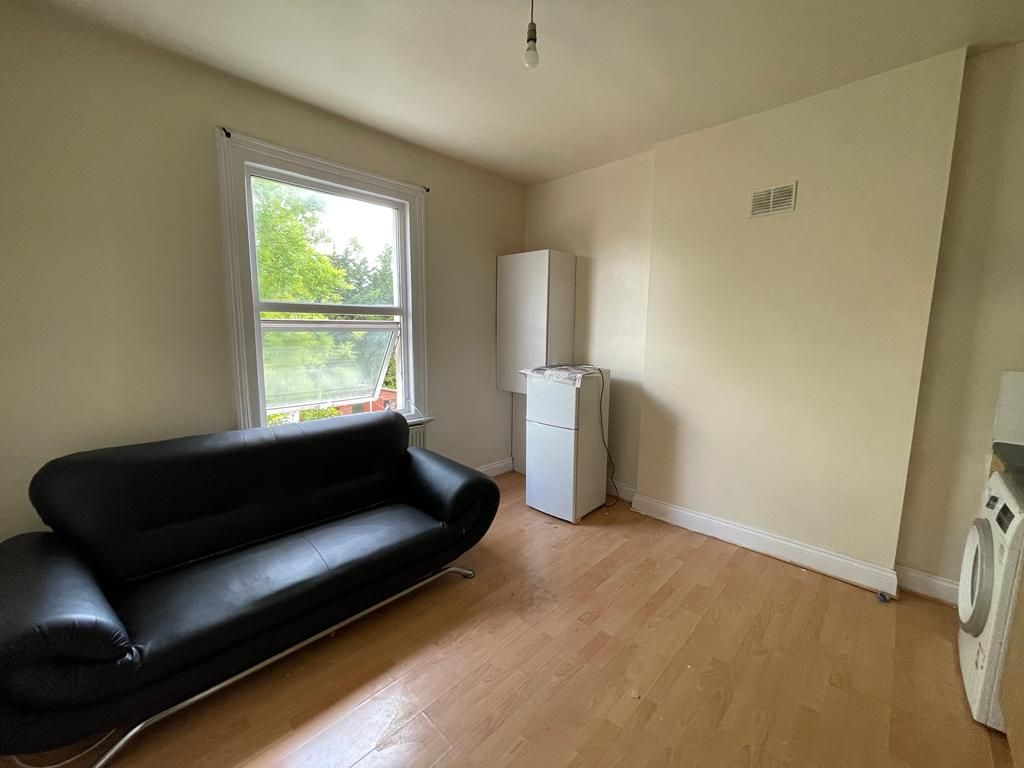 Property photo 2 of 6 Gallery