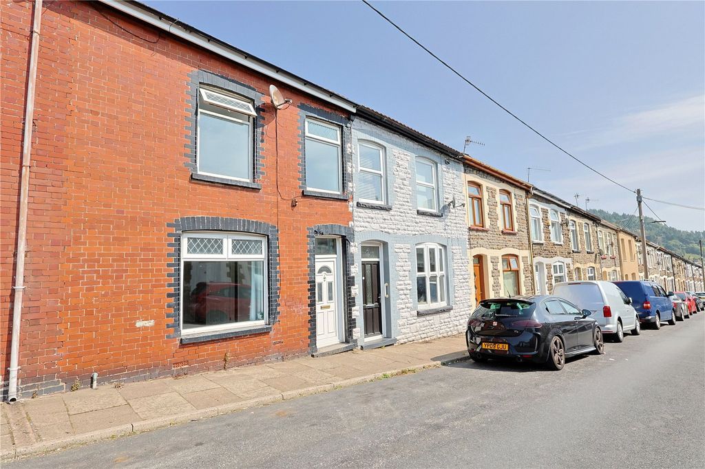 Property photo 1 of 17 Picture No. 01