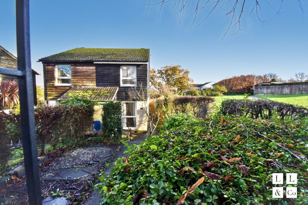 Property photo 2 of 11