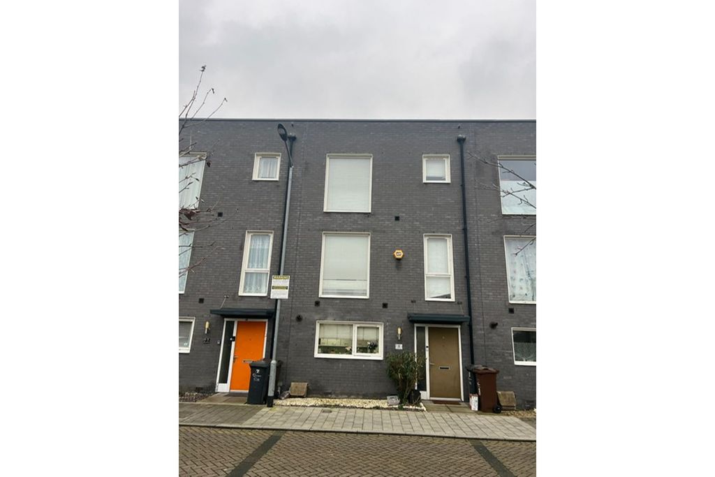 Property photo 1 of 1 Front View
