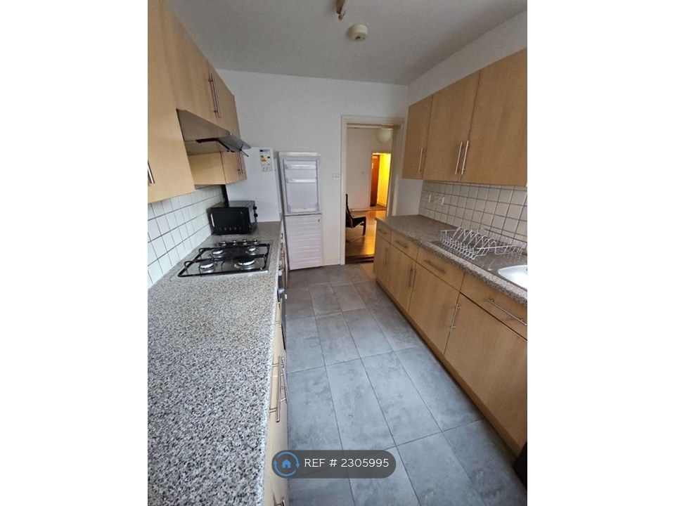 Property photo 3 of 21 Kitchen 2