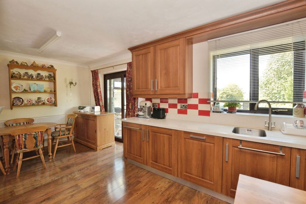 Property photo 3 of 20 Pbox-Img.Jpg