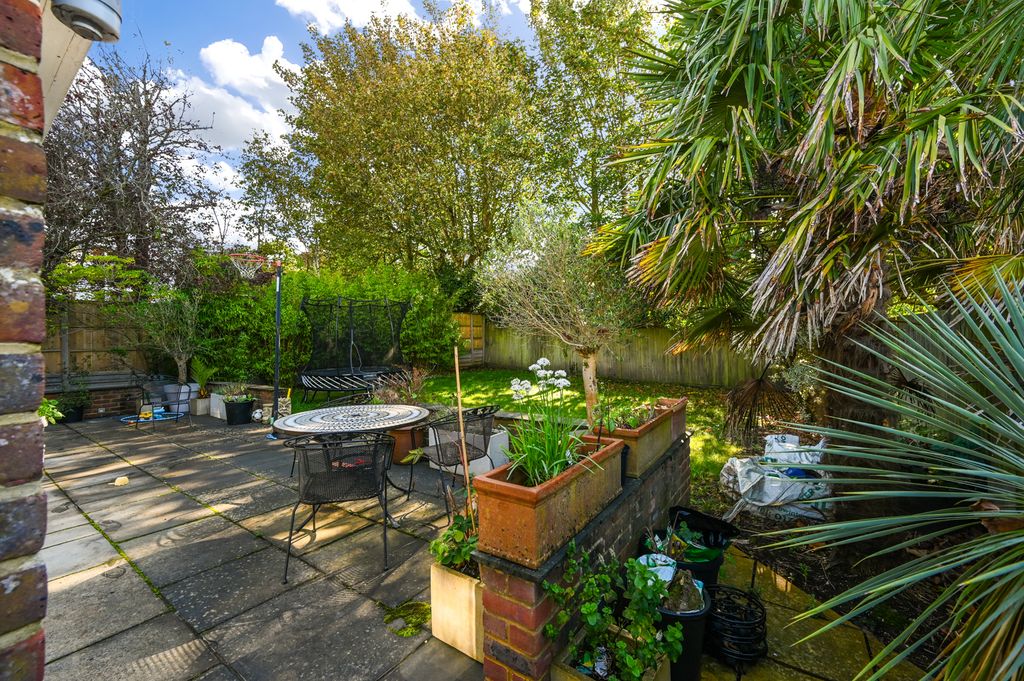 Property photo 2 of 17