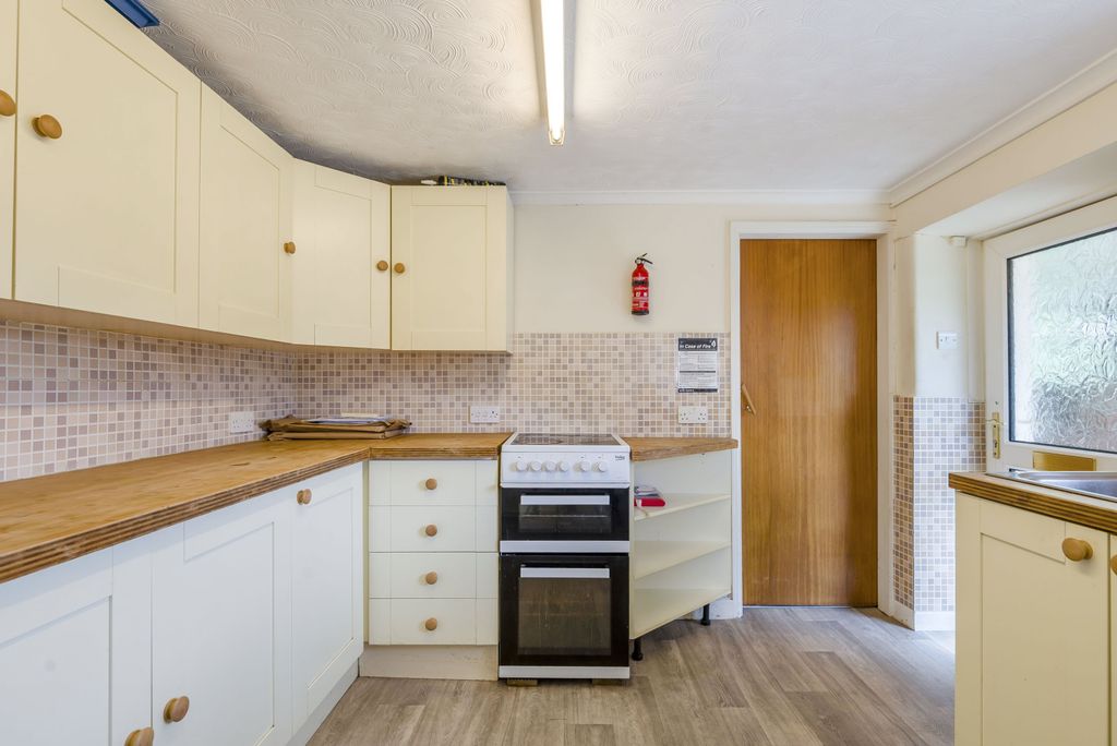 Property photo 3 of 23