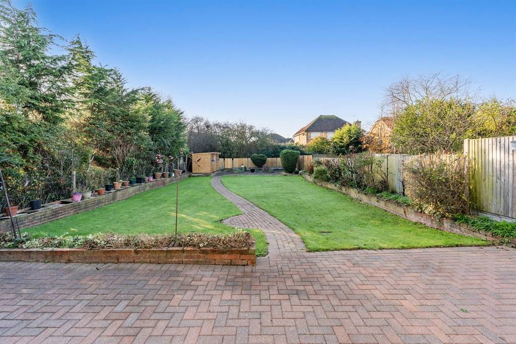 Property photo 2 of 24