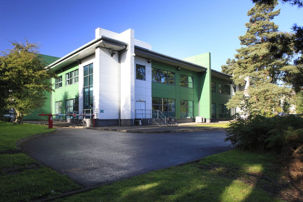 Property photo 1 of 13 Willows External 